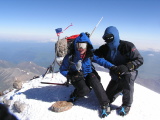Miňo a Hanka na vrchole 5642 m vysokého Elbrusu